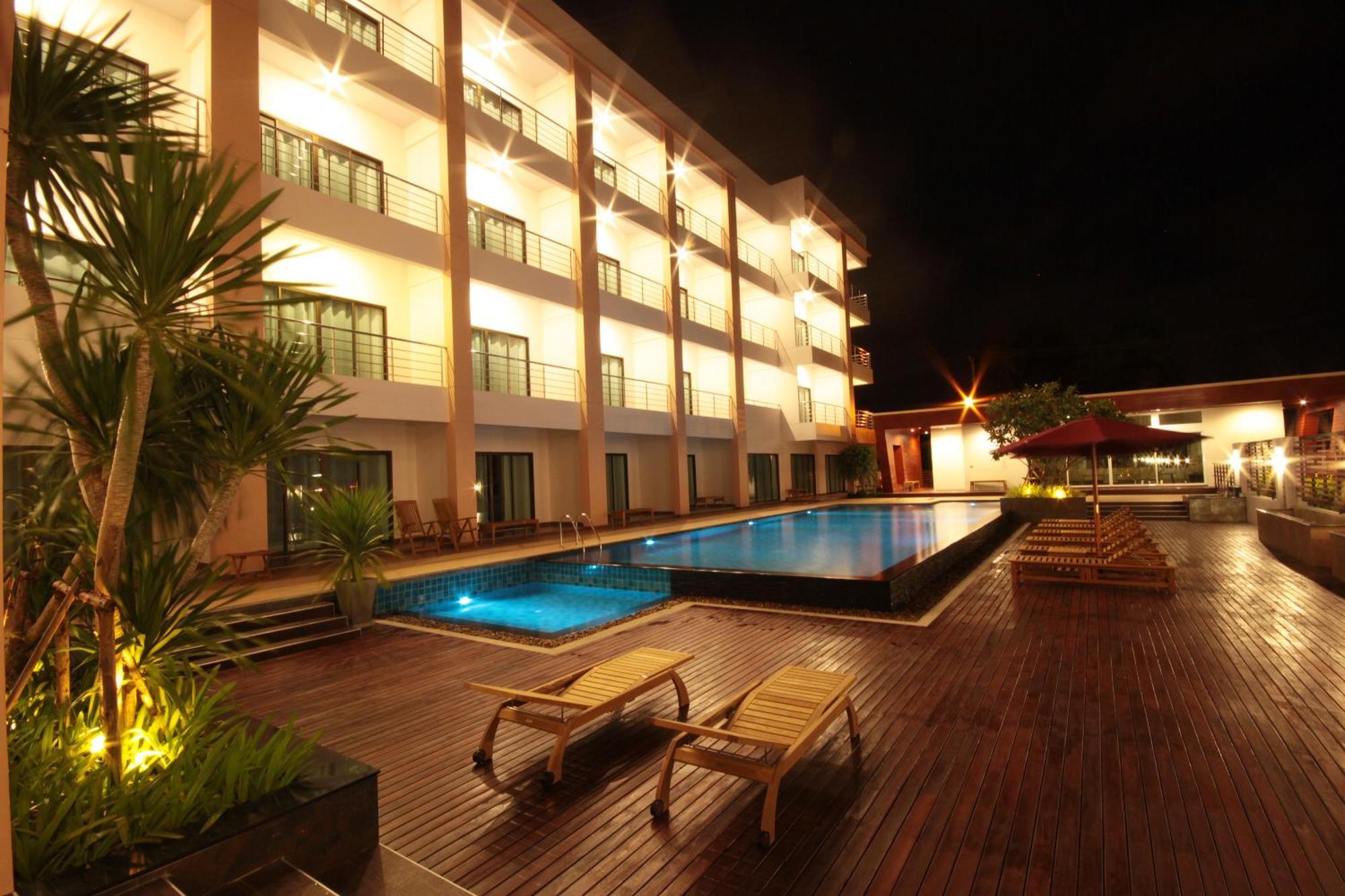 Paragon Suites Resort Jomtien Beach Esterno foto
